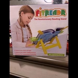 Kids book caddy / reading stand